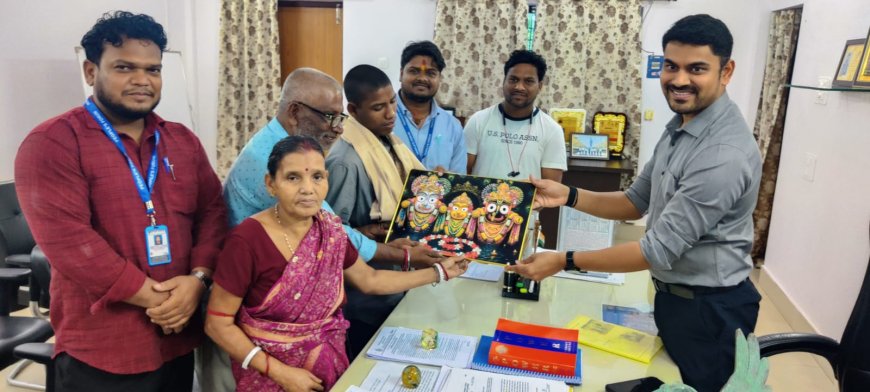ସ୍ନେହ ସେତୁ’ର ୩୮ତମ ସଫଳ ପରିବାର ମିଳନ: ପଶ୍ଚିମବଙ୍ଗର ବିକ୍ରମ ରାୟ ଫେରିଲେ ନିଜ ଘରକୁ, ଦୁଇ ବର୍ଷ ପରେ ପରିବାର ସହ ହେଲା ପୁନଃମିଳନ