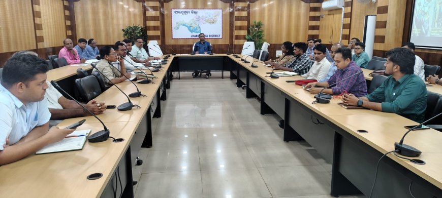 ସଡ଼କ ଦୁର୍ଘଟଣା ହ୍ରାସ ପାଇଁ ସମନ୍ୱିତ ପଦକ୍ଷେପ ଉପରେ ଗୁରୁତ୍ୱ:ଜିଲ୍ଲା ସଡ଼କ ସୁରକ୍ଷା କମିଟିର ସମୀକ୍ଷା ବୈଠକ,ସଡ଼କ ସୁରକ୍ଷା ବ୍ୟବସ୍ଥାକୁ ଆହୁରି ସୁଦୃଢ଼ କରିବାକୁ ନିର୍ଦ୍ଦେଶ