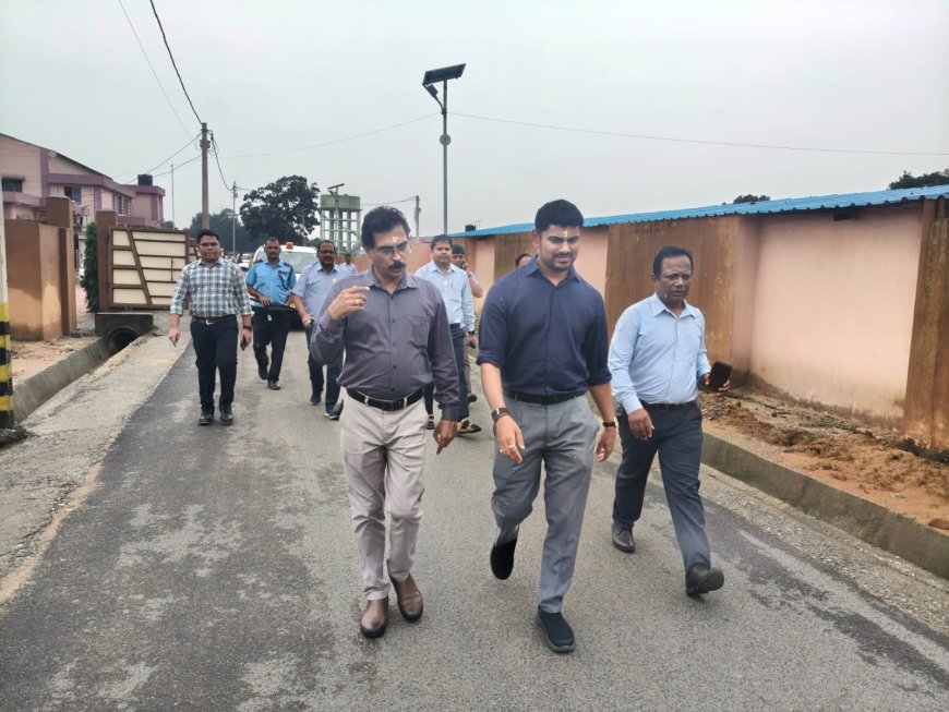 ଝାରସୁଗୁଡ଼ା ଏନ୍.ଟି.ଟି.ପି.ପି. ପ୍ରକଳ୍ପାଞ୍ଚଳରେ ଏନ୍.ଏଲ୍.ସି. ଇଣ୍ଡିଆ ଲିମିଟେଡ୍ ପକ୍ଷରୁ ସ୍ଥାୟୀ ଜୀବିକା ବିକାଶ କାର୍ଯ୍ୟକ୍ରମ; ତାଲିମପ୍ରାପ୍ତ ଯୁବତୀଙ୍କୁ ସିଲେଇ ମେସିନ୍ ବଣ୍ଟନ କଲେ ଜିଲ୍ଲାପାଳ