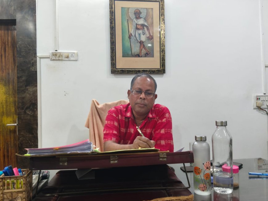 ମୟୂରଭଞ୍ଜ ଜିଲ୍ଲାକୁ ଶିକ୍ଷା କ୍ଷେତ୍ରରେ ଆଗକୁ ଆଗେଇ ନେବାରେ ଜିଲ୍ଲା ଶିକ୍ଷା ଅଧିକାରୀଙ୍କ ଭୂମିକା ବେଶ ପ୍ରସଂଶ ନିୟ,
