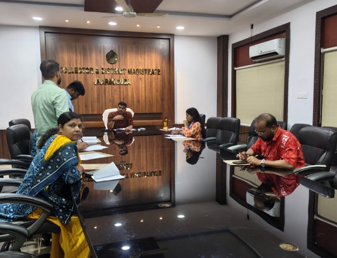 ଜିଲ୍ଲାସ୍ତରୀୟ କମିଟି ବୈଠକ; କୋଲାବିରା ବ୍ଲକ୍ ଫେଡେରେସନ୍‌ର କାର୍ଯ୍ୟସମୀକ୍ଷା ଓ ୨୫ଟି ନୂତନ ଇ-ବସ୍ ଚଳାଚଳ ନେଇ ଆଲୋଚନା