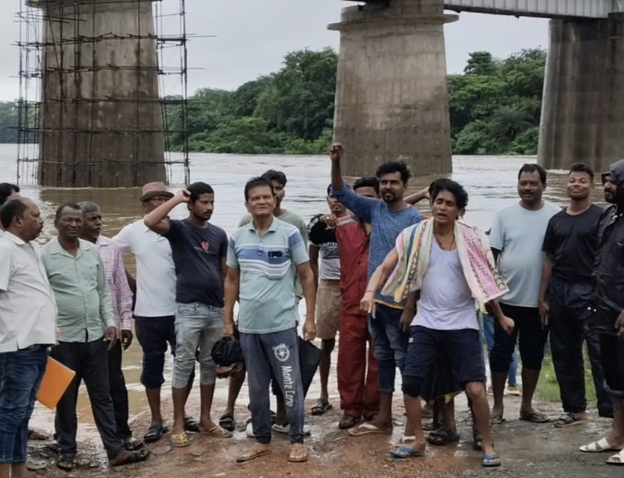 Bamanghati subdivision of Mayurbhanj district has several rivers and streams, including the Khadkhai River