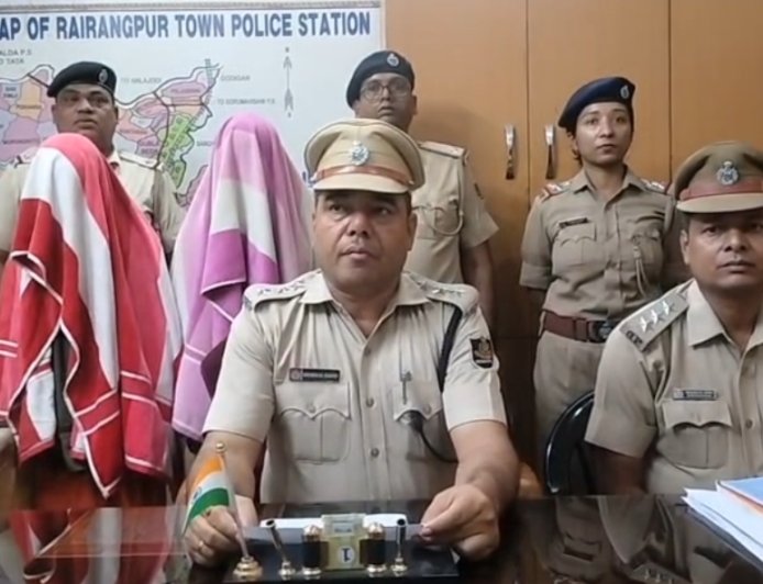 ବସ୍ ଷ୍ଟାଣ୍ଡରେ ମହିଳାଙ୍କ ଠାରୁ ଟଙ୍କା ଲୁଟ୍ ମାମଲାରେ ୩ ଗିରଫ ଘଟଣା ନେଇ ଏସଡିପିଓଙ୍କ ସାମ୍ବାଦିକ ସମ୍ମିଳନୀ