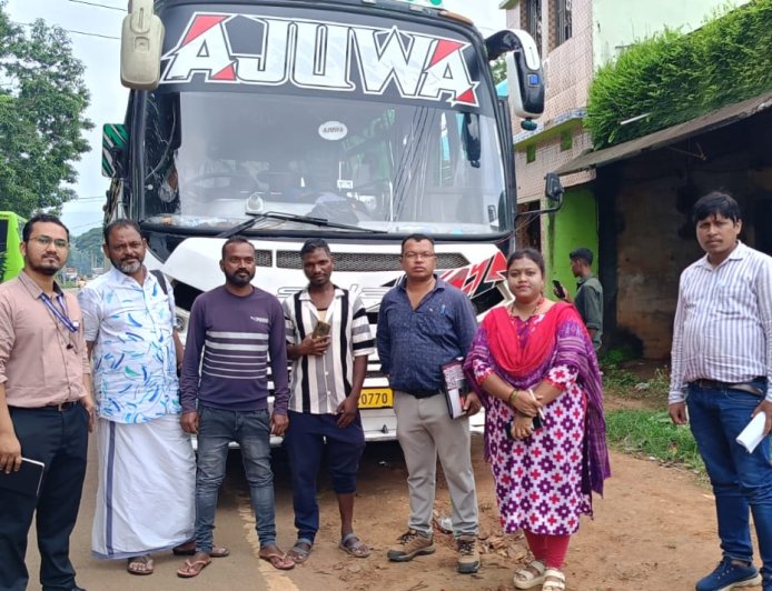 ଦାଦନ ଶ୍ରମିକଙ୍କ ସୁରକ୍ଷା ପାଇଁ ଚେତିଲା କନ୍ଧମାଳ ପ୍ରଶାସନ:କେରଳ ମୁହାଁ ଶ୍ରମିକ ବସ୍‌ରେ ଯାଞ୍ଚ, ବିନା ପଞ୍ଜିକରଣରେ ଯାଇ ପାରିବେନି ଶ୍ରମିକ