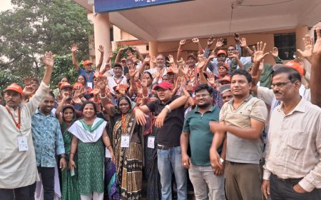 ଅଯୋଧ୍ୟା ଓ ବାରାଣସୀ ତୀର୍ଥଯାତ୍ରା ସାରି ଝାରସୁଗୁଡ଼ା ଫେରିଲେ ୫୦ ଜଣ ବରିଷ୍ଠ ନାଗରିକ