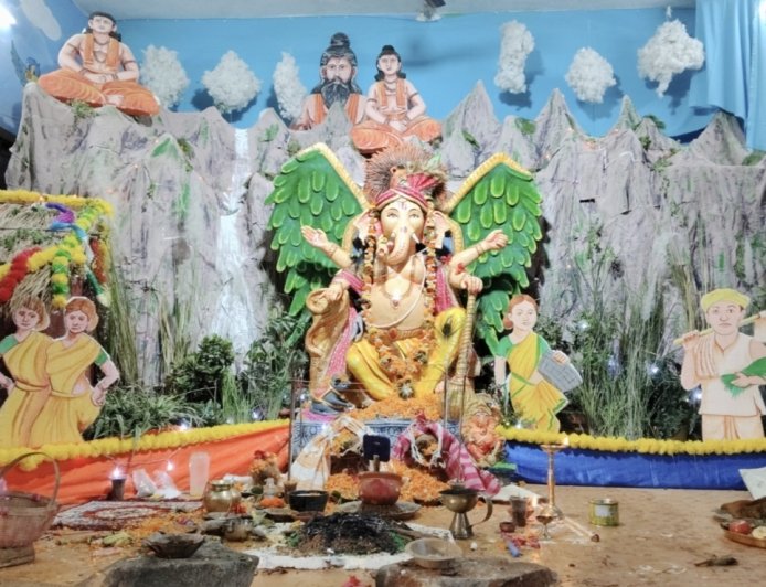 କୁନି କୁନି ହାତରେ ତିଆରି ଗଣେଶ ମୂର୍ତ୍ତି ପୂଜା ପାଇଲେ ବିଦ୍ୟାଳୟରେ