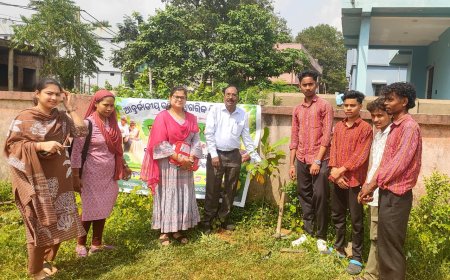 ବ୍ରଜରାଜନଗର ପୌରପରିଷଦ ପକ୍ଷରୁ "ଏକ ତାରିଖ, ଏକ ଘଣ୍ଟା, ଏକ ସାଥ" ସମୂହ ଶ୍ରମଦାନ କାର୍ଯ୍ୟକ୍ରମ"ସ୍ୱଚ୍ଛତା ହିଁ ସେବା" ଅଭିଯାନରେ ଚଣ୍ଡୀ ମନ୍ଦିର ପରିସରରେ ମେଗା ସଫେଇ କାର୍ଯ୍ୟକ୍ରମ