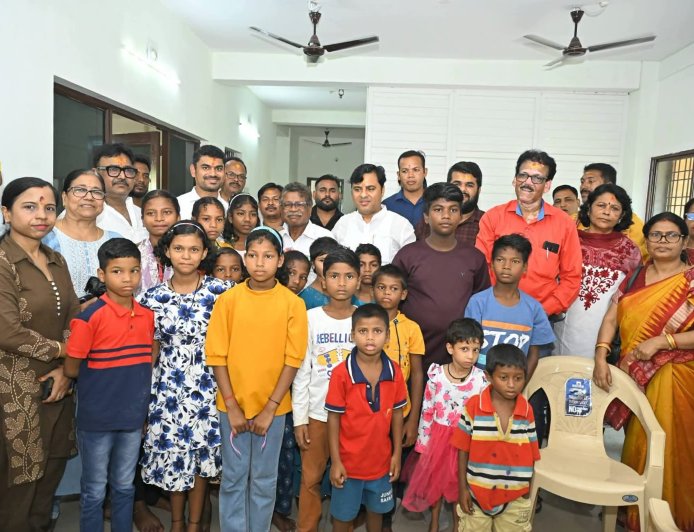 ଝାରସୁଗୁଡ଼ାରେ ସରକାରୀ ଶିଶୁ ଯତ୍ନ ଅନୁଷ୍ଠାନ ‘ଉତ୍କଳ ବାଳାଶ୍ରମ’ ଉଦ୍ଘାଟିତ:‘ଉତ୍କଳ ବାଳାଶ୍ରମ ଶିଶୁଙ୍କ ପାଇଁ ସ୍ନେହ, ସୁରକ୍ଷା ଓ ଆଶାର ଏକ ନୂତନ ଠିକଣା’ ମାନ୍ୟବର ବିଧାୟକ