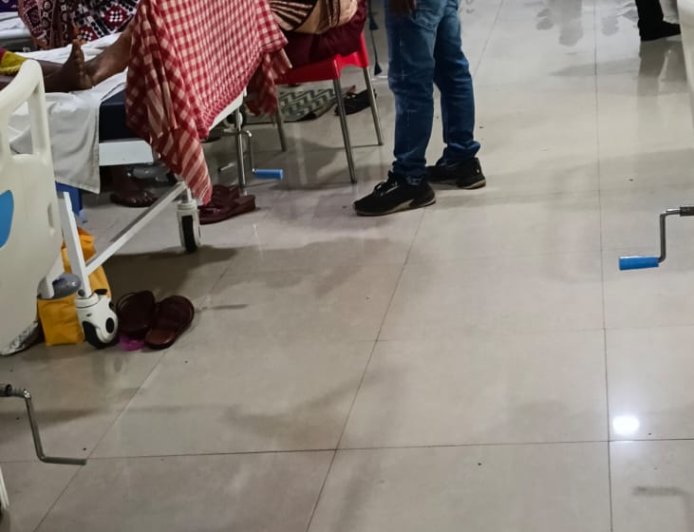 ଭୁଲ ଇଞ୍ଜେକ୍ସନ ଦେଇଥିବା ରୋଗୀ ଙ୍କୁ ତଦାରଖ କରୁଛନ୍ତି ବିଧାୟକ ପ୍ରତିନିଧି ସ୍ୱାସ୍ଥ୍ୟ ବିଭାଗ