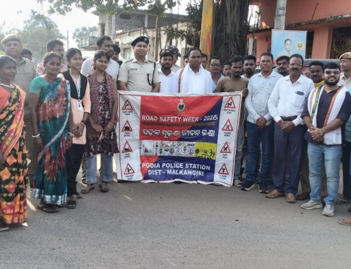 ପଡିଆ ପୋଲିସ ପକ୍ଷ୍ୟରୁ ଜୁଭେନ୍ଟିକା ଓ ସଡ଼କ ସୁରକ୍ଷା କାର୍ଯ୍ୟକ୍ରମ, ଯୋଗ ଦେଲେ ବିଧାୟକ