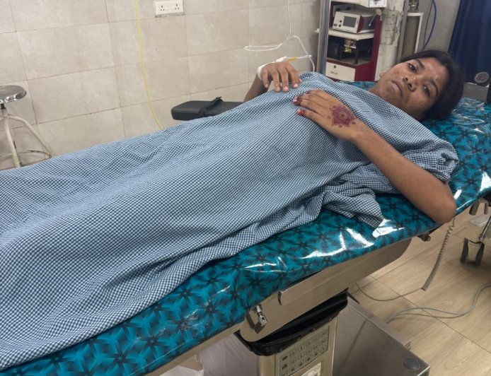ଡାକ୍ତରୀ ବିଜ୍ଞାନର ଅସାଧାରଣ ଚମତ୍କାର: ମାଲକାନଗିରି ଜିଲ୍ଲା ମୁଖ୍ୟ ଚିକିତ୍ସାଳୟରେ ସଫଳ ଅସ୍ତ୍ରୋପଚାର, ୧୭ ବର୍ଷୀୟା ଆଦିବାସୀ ଯୁବତୀଙ୍କ ପେଟରୁ ବାହାରିଲା ୨୦ କିଲୋର ବିଶାଳ ଓଭାରିଆନ୍ ସିଷ୍ଟ