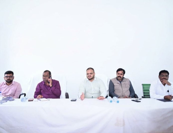 ବାତ୍ୟା 'ଅର୍ଣ୍ଣବ'ର ମୁକାବିଲା ପାଇଁ ସଜାଗ ମାଲକାନଗିରି ଜିଲ୍ଲା ପ୍ରଶାସନ:ସ୍କୁଲ-କଲେଜ ବନ୍ଦ,ମୁତୟନ ହେଲେ ଉଦ୍ଧାରକାରୀ ଦଳ