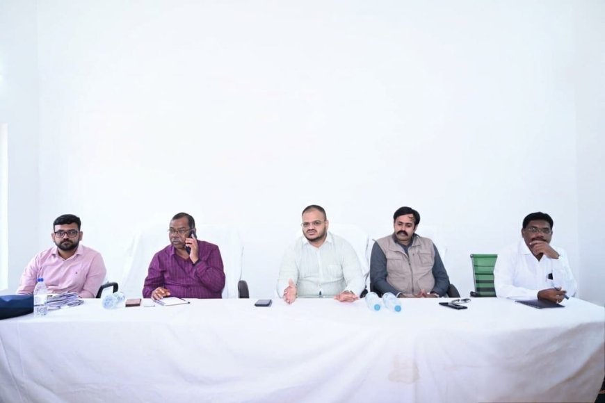 ବାତ୍ୟା 'ଅର୍ଣ୍ଣବ'ର ମୁକାବିଲା ପାଇଁ ସଜାଗ ମାଲକାନଗିରି ଜିଲ୍ଲା ପ୍ରଶାସନ:ସ୍କୁଲ-କଲେଜ ବନ୍ଦ,ମୁତୟନ ହେଲେ ଉଦ୍ଧାରକାରୀ ଦଳ
