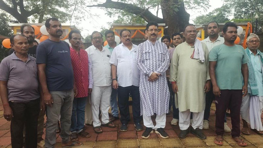 Government Takes New Initiative to Address Distress Migration:Food Courts Handed Over to Five Beneficiaries in Baripada